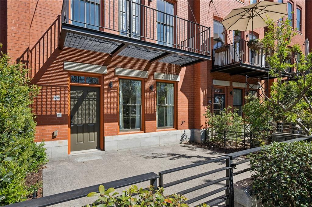 432 E Howard Avenue 20