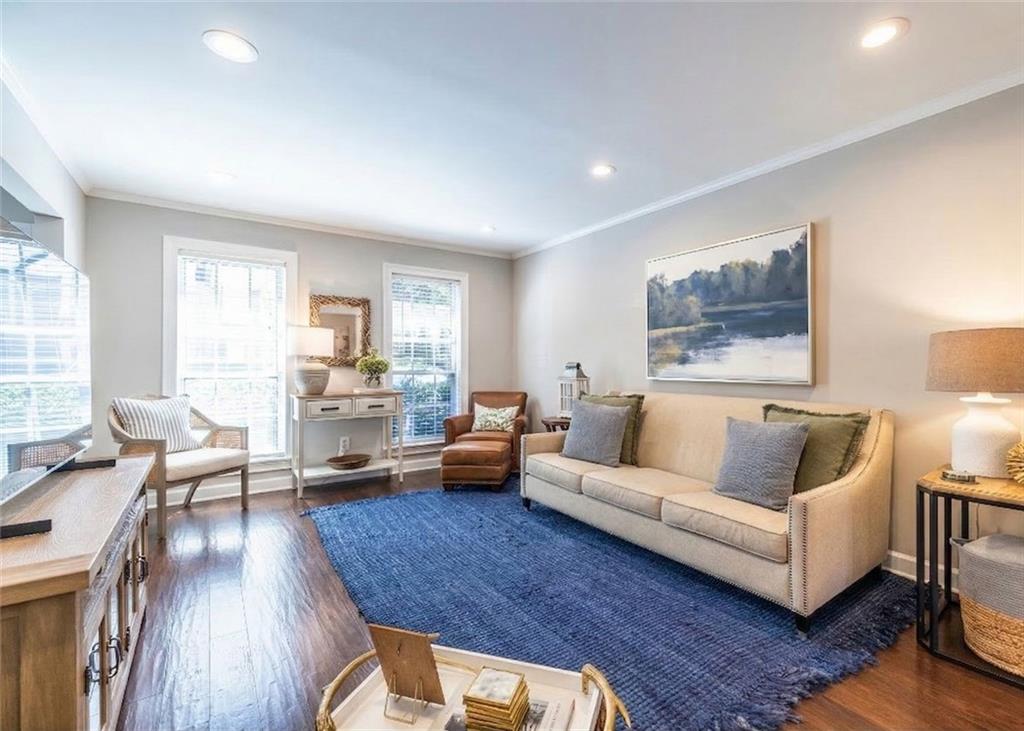 12 Bassett Hall Place NW