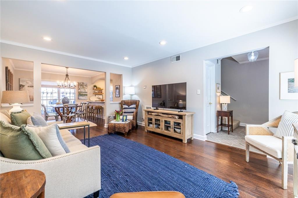 12 Bassett Hall Place NW