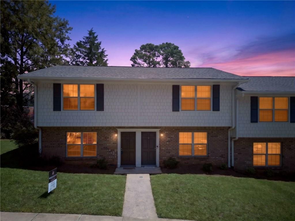 1 Villa Court SE