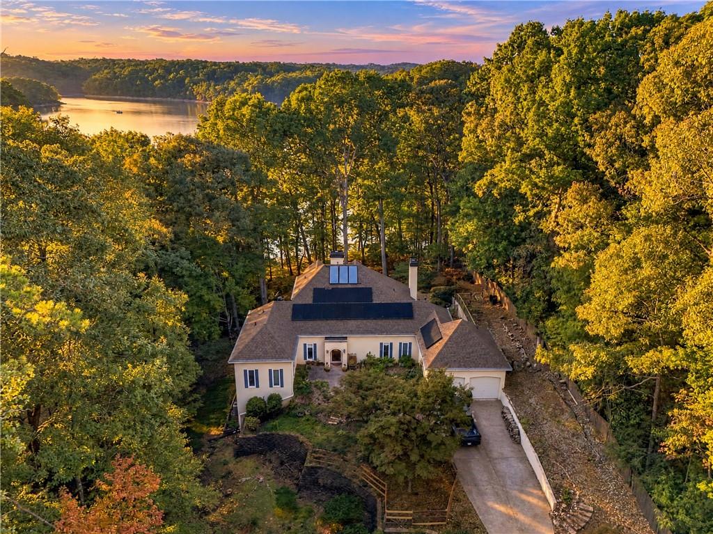 3601 Lakeview Drive