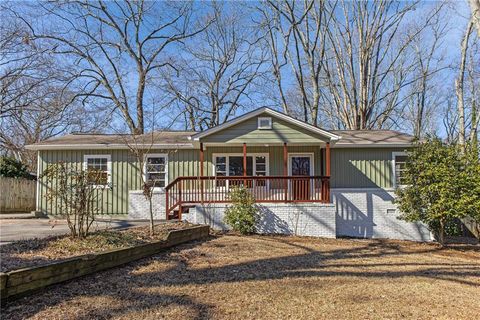 Homes For Sale - 5800 Crabapple Drive<br/> Mableton, GA 30126