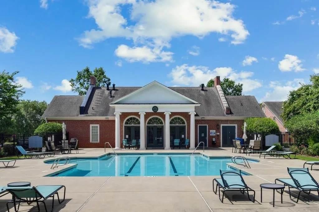 West Wood Park - Residential Lease