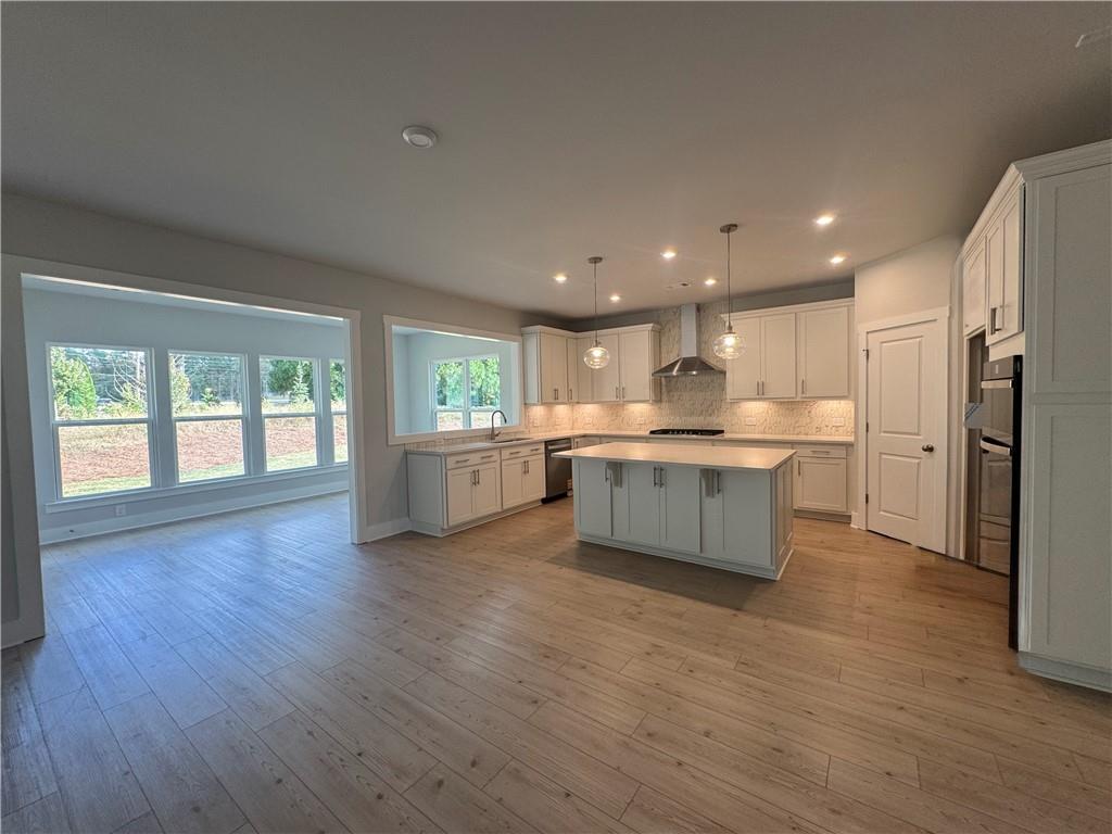 4905 Rosarian Drive