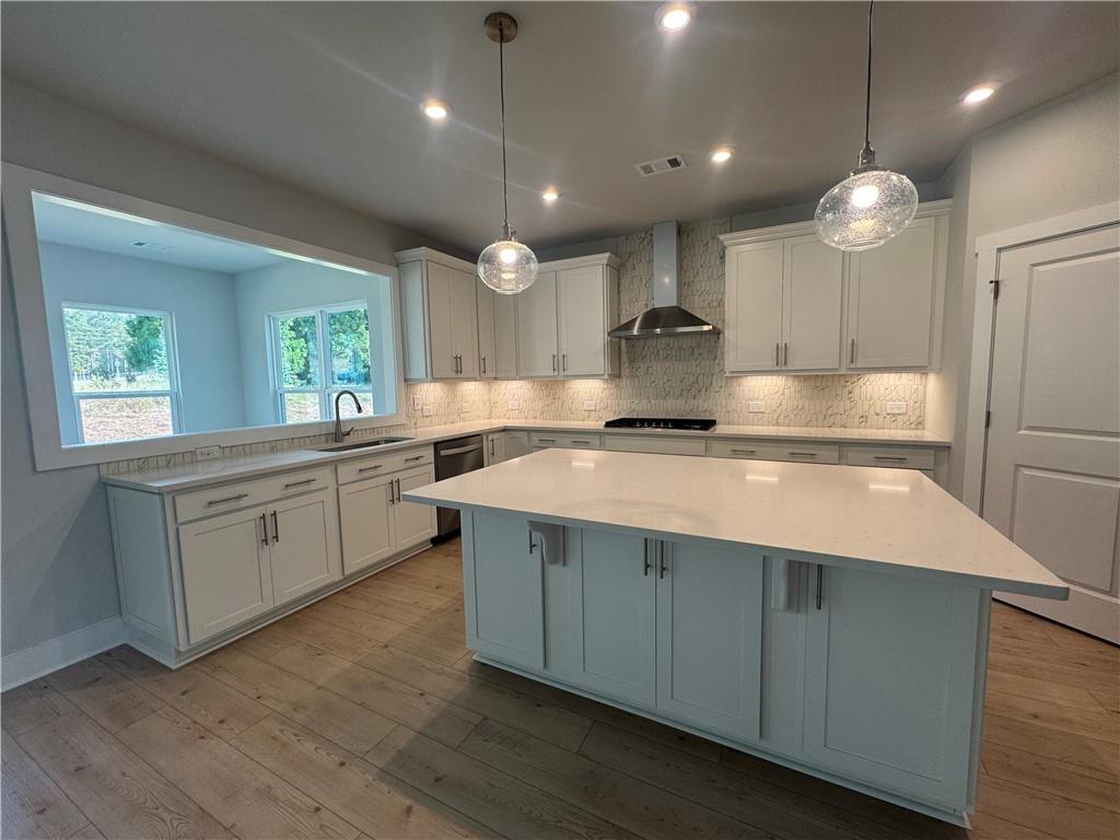 4905 Rosarian Drive