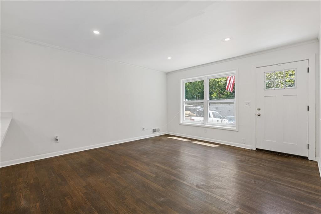 1928 APACHE Trail SE