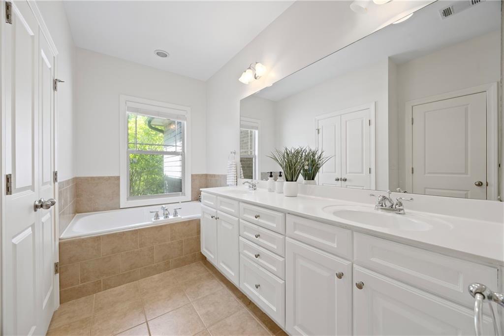 2251 W Village Lane, Smyrna, Georgia image 15