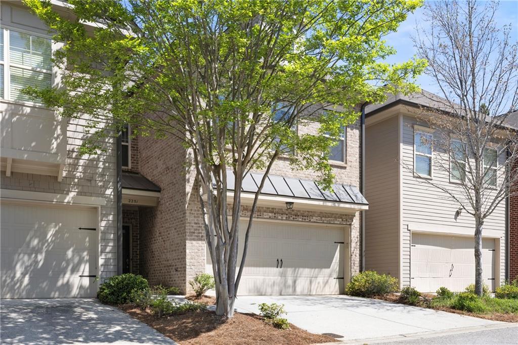 2251 W Village Lane, Smyrna, Georgia image 2
