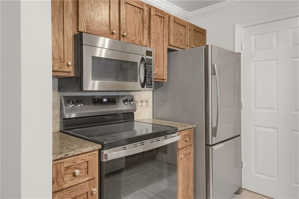 1074 Peachtree Walk NE B114