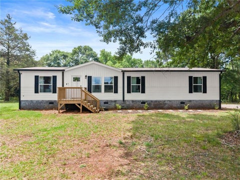 Homes For Sale - 4046 Holly Springs Road<br/> Hall County, Gillsville, GA 30543