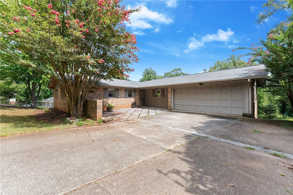 617 Mountain View Circle