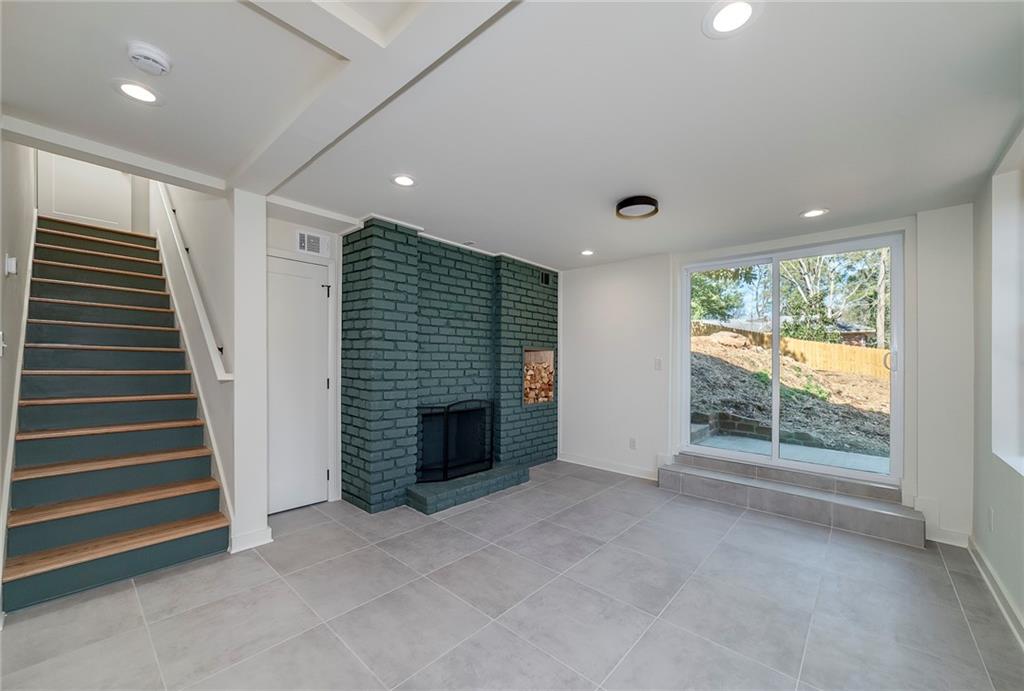 2569 Woodhill Lane, Atlanta, Georgia image 25