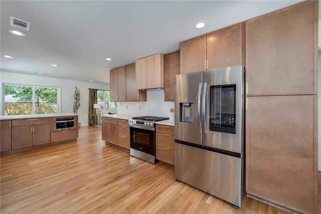 2569 Woodhill Lane, Atlanta, Georgia image 3
