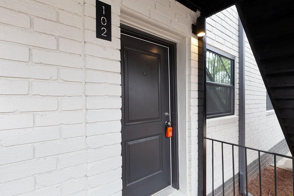 396 Linden Avenue NE 102