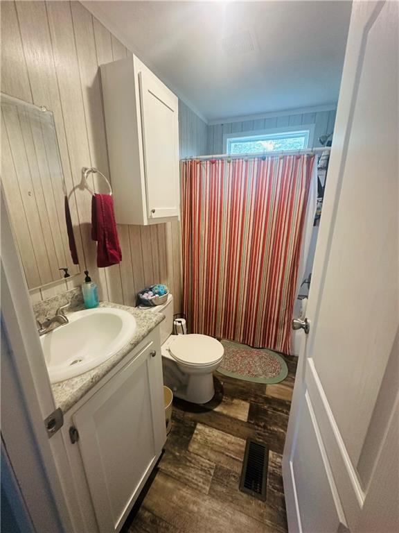 26 E Meadow Lane