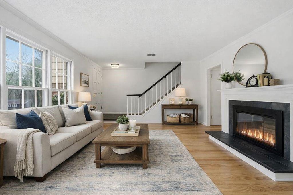 2474 Northlake Court