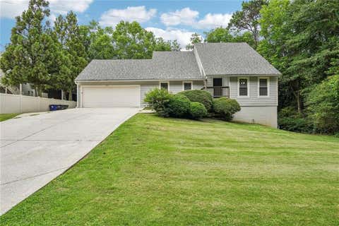 Homes For Sale - 6921 Fairways Drive<br/> Douglasville, GA 30134