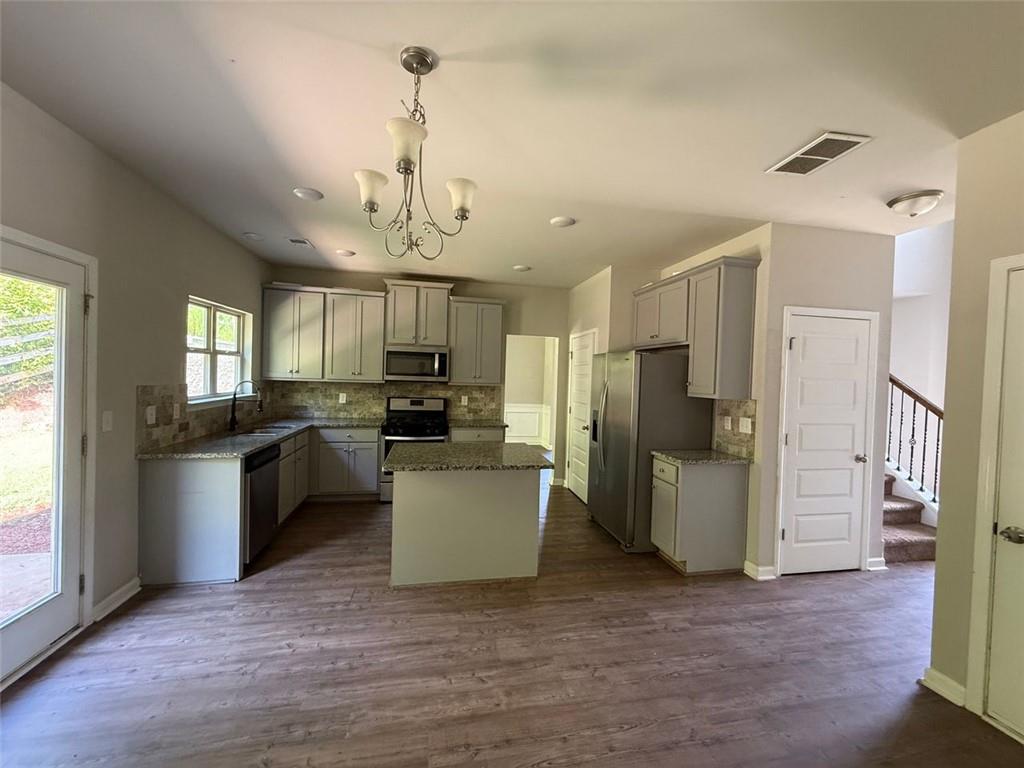 221 Creek View Place
