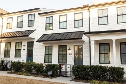 Townhouse For Sale - 79 Arnold Poplar Lane<br/> Auburn, GA 30011