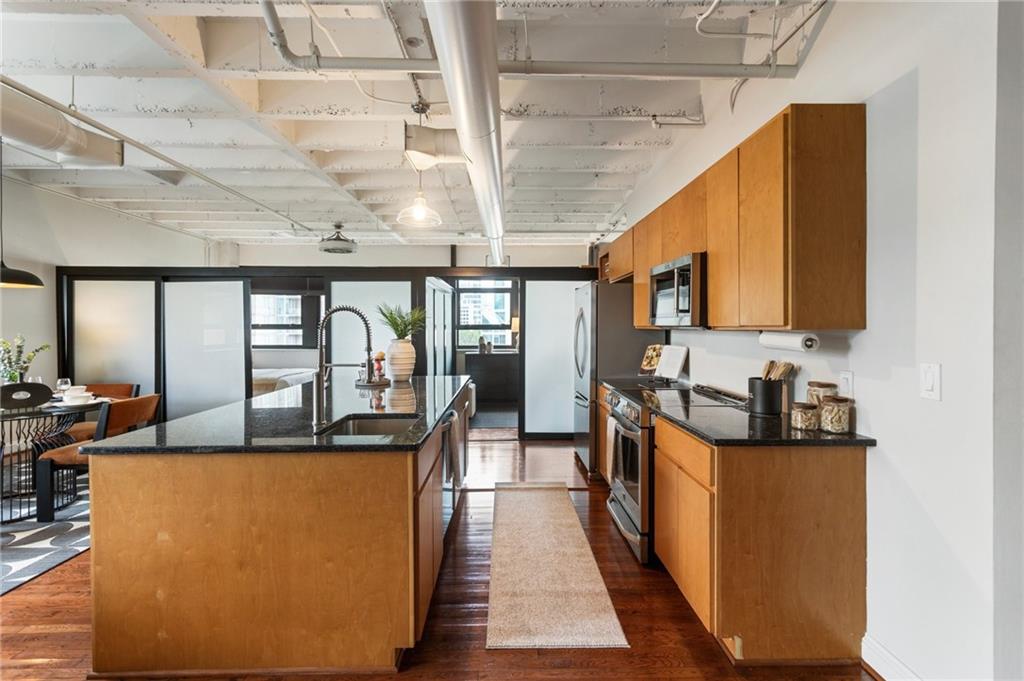 878 Peachtree Street NE 704