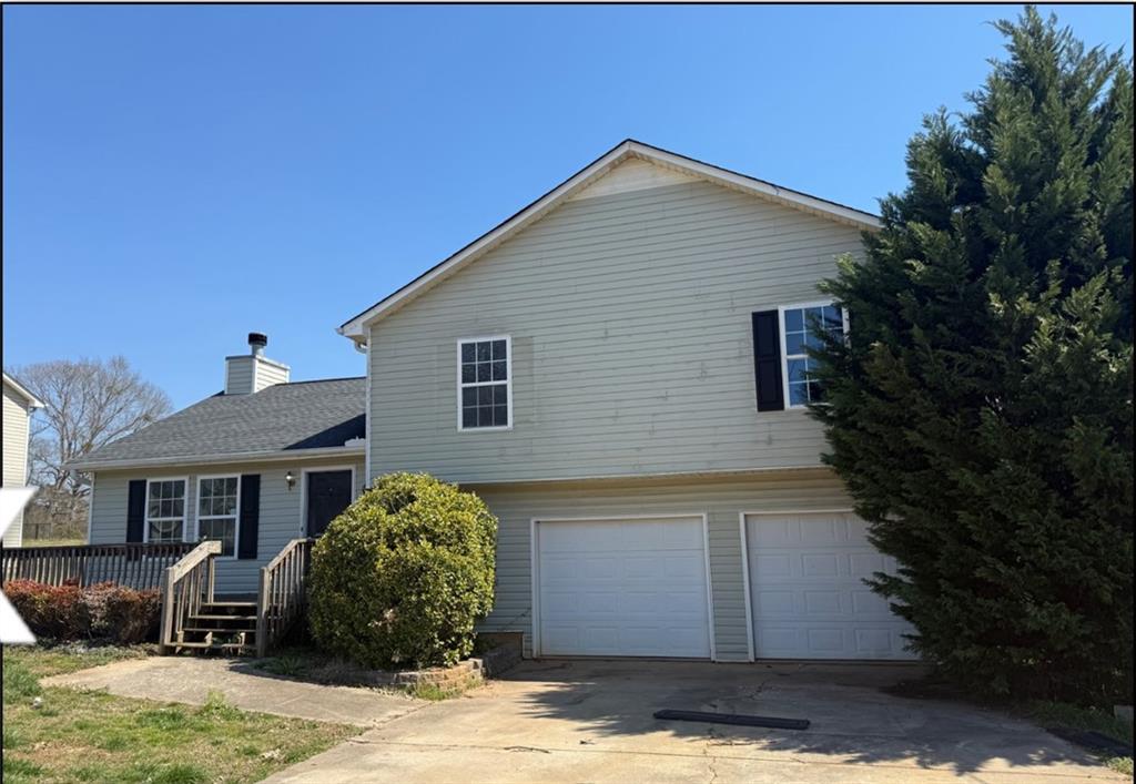 Looking for a home in the Bowdon School District? This traditional split-level home is nestled on a level lot and conveniently located to shopping and schools in the Scarlett Place Subdivision. New interior paint.