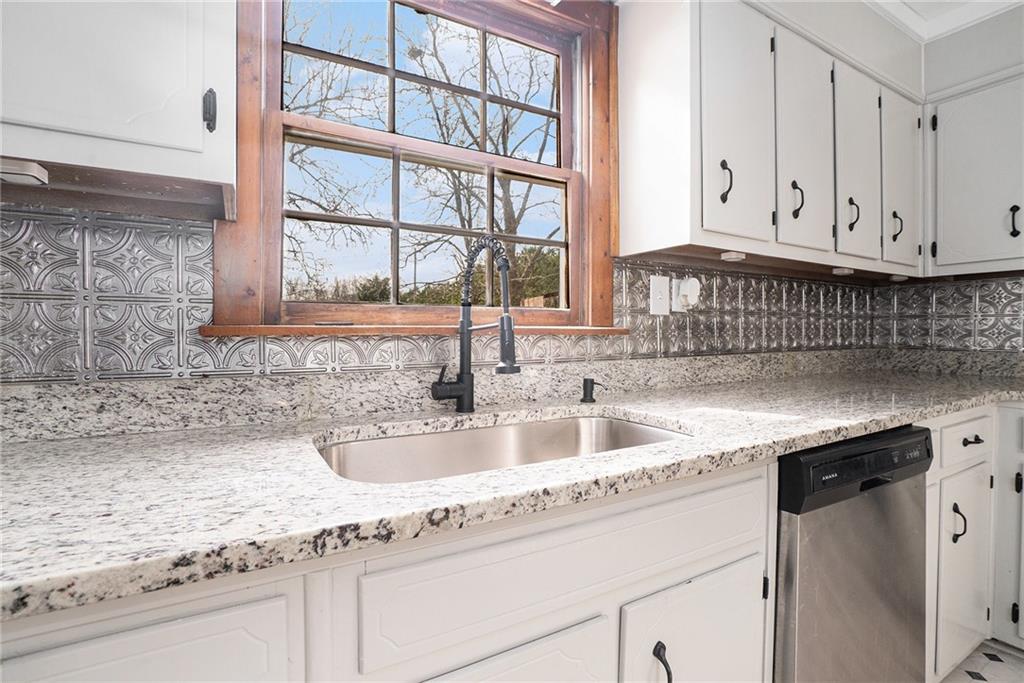 2885 Camp Mitchell Road, Loganville, Georgia image 18