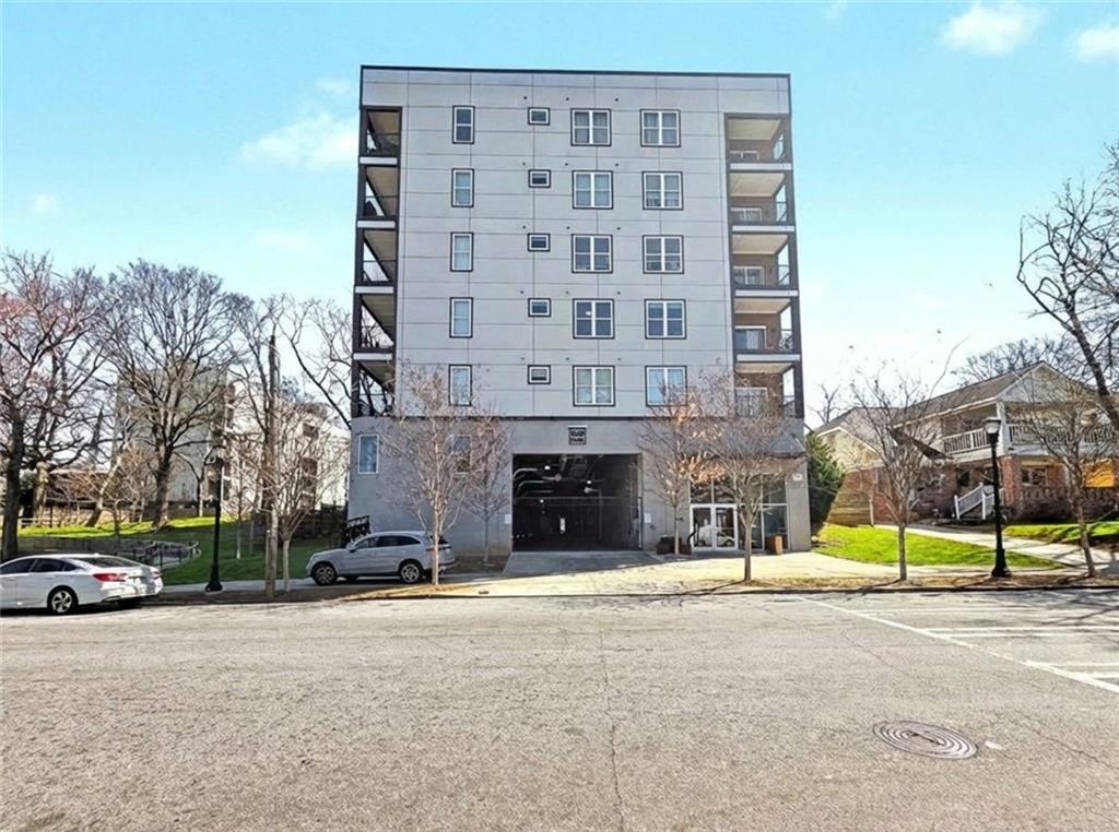 525 Parkway Drive NE 404