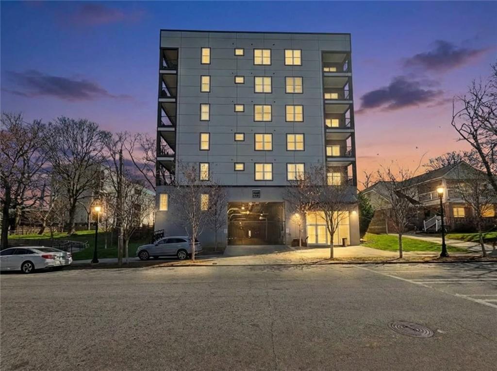 525 Parkway Drive NE 404