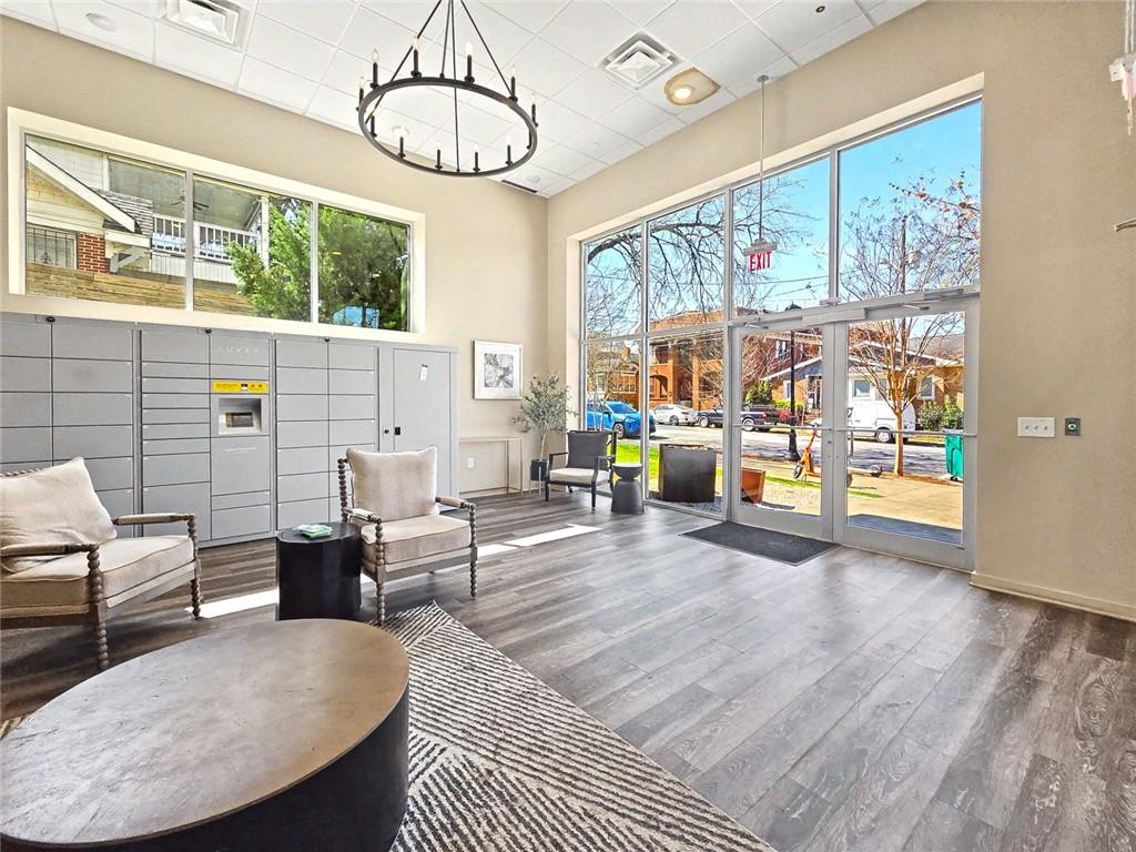 525 Parkway Drive NE 404