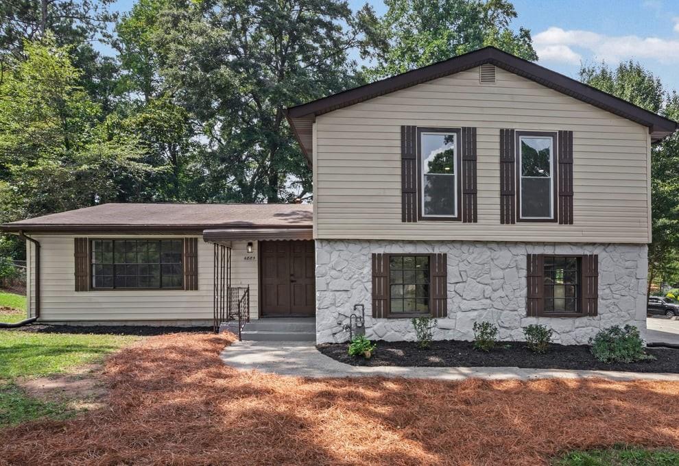 6883 Creekmoor Lane
