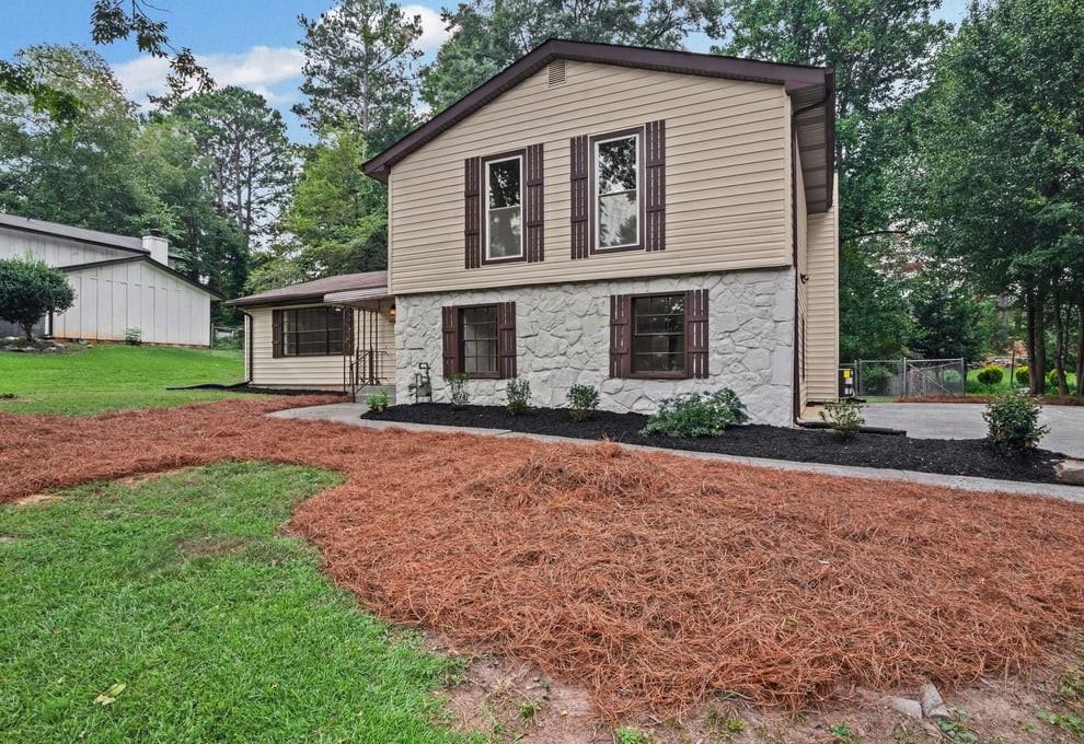 6883 Creekmoor Lane
