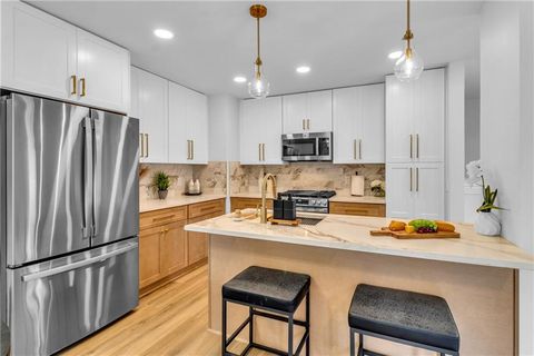 1015 Creatwood Circle SE Smyrna GA 30080