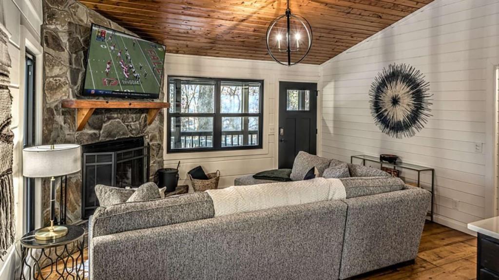 226 Lakeside Drive, Blue Ridge, Georgia image 7
