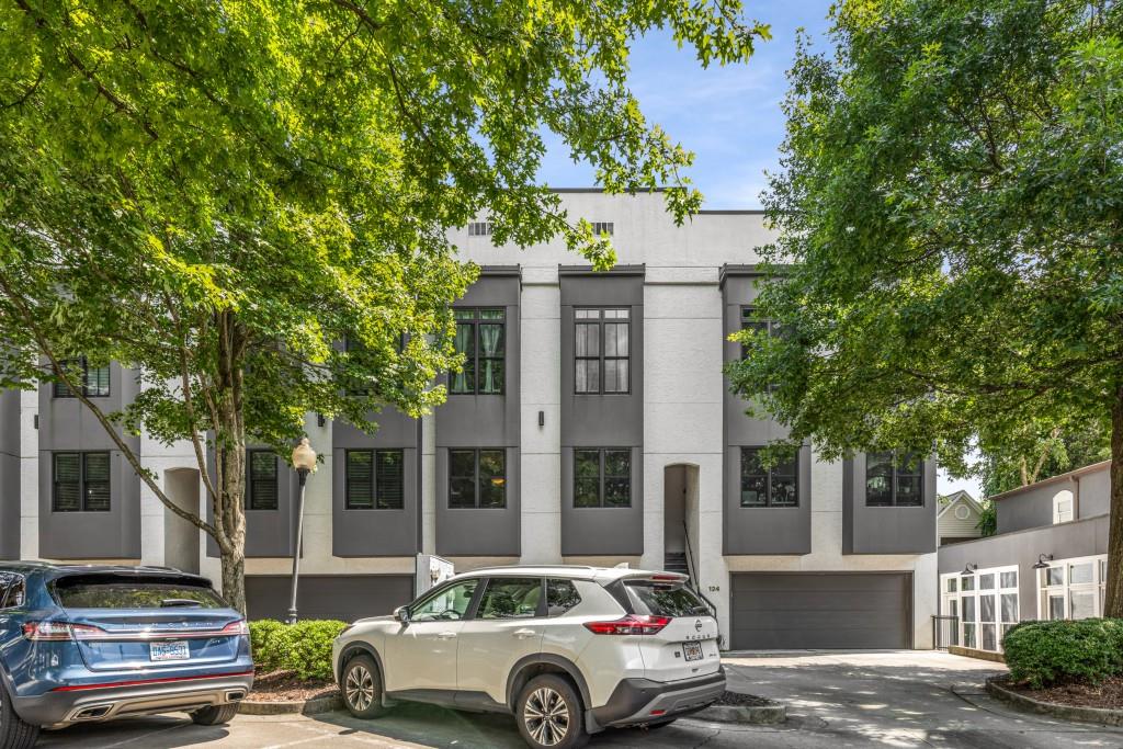 675 Greenwood Avenue 125