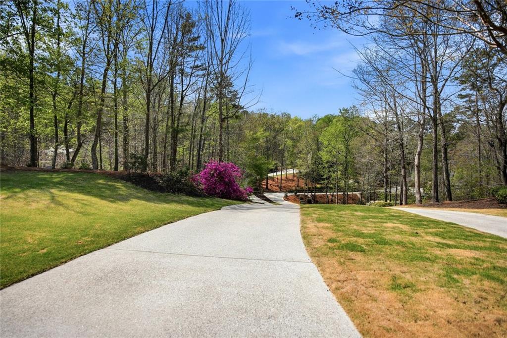 862 Waterford Estates Manor