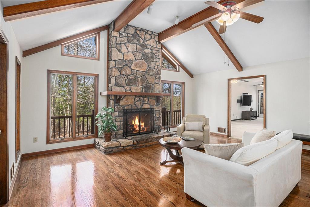 925 Horseshoe Bend Road