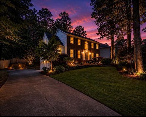 Homes For Sale - 4817 Ridgewood Creek Drive Dr<br/> Acworth, GA 30102