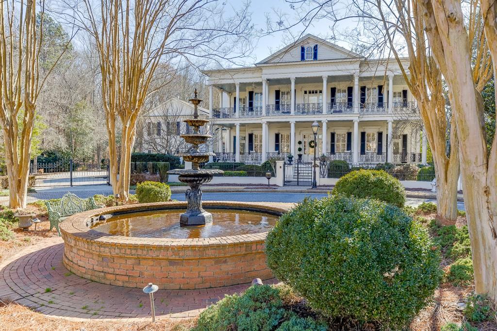 3980 Saint Elisabeth Square