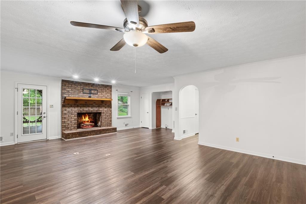 2644 Hickory Valley Drive, Snellville, Georgia image 5