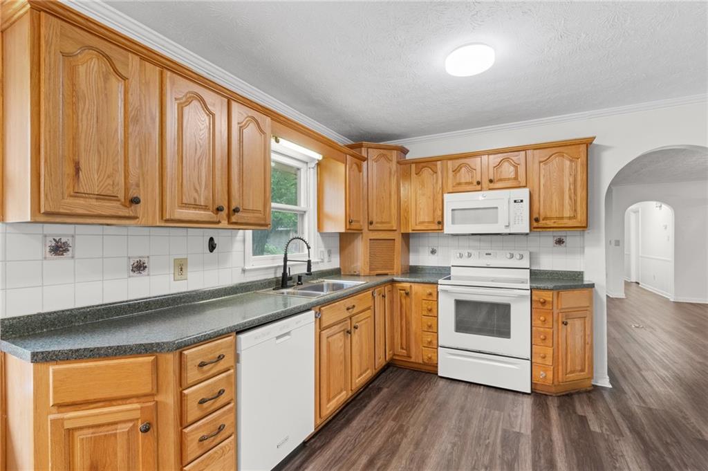 2644 Hickory Valley Drive, Snellville, Georgia image 13