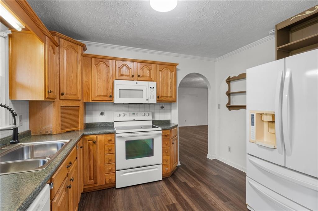 2644 Hickory Valley Drive, Snellville, Georgia image 12