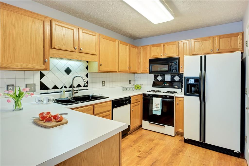 1029 Daventry Crossing, Woodstock, Georgia image 4