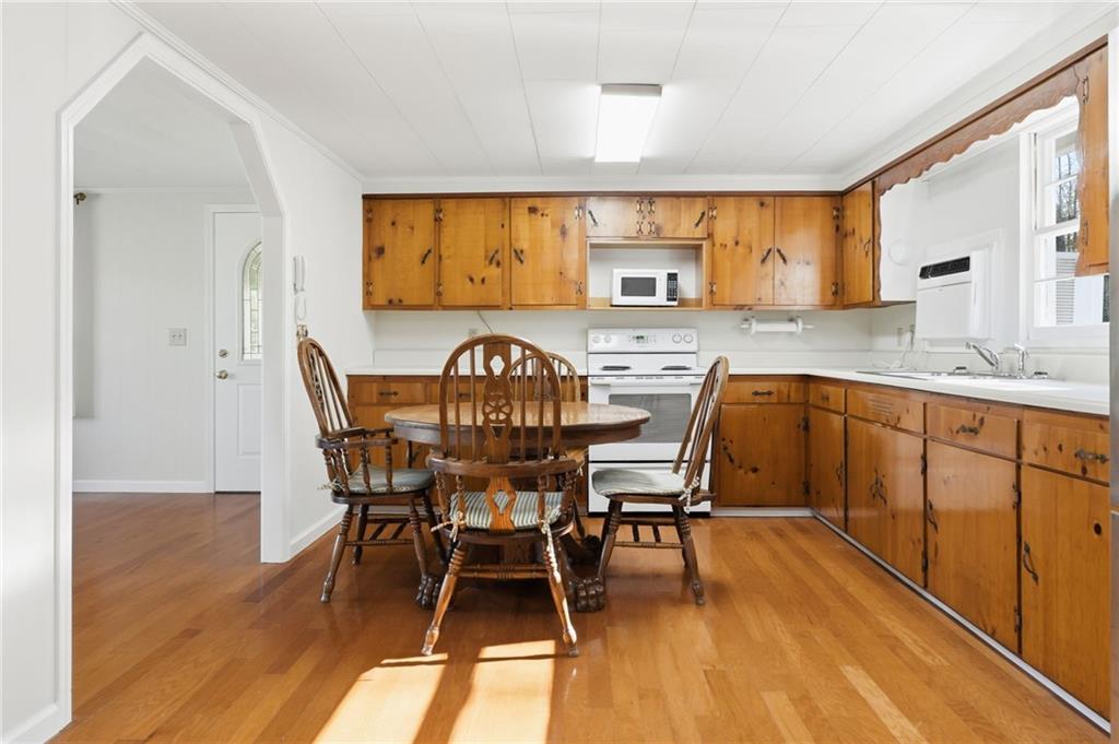 7946 Red Bud Road NE