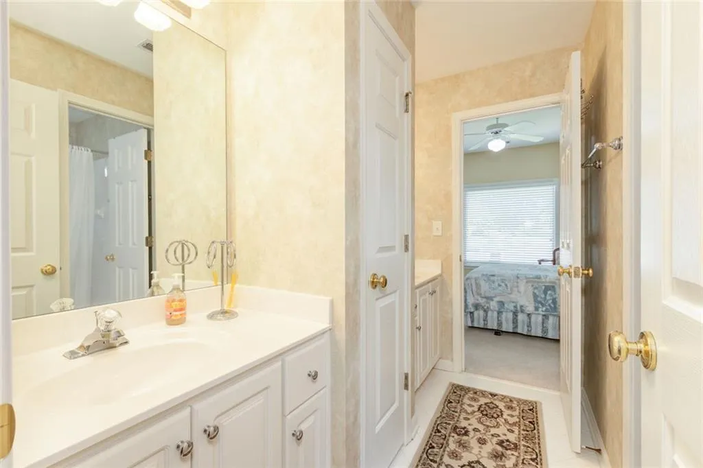 Alpharetta, Georgia 30022, United States, 5 Bedrooms Bedrooms, ,5 BathroomsBathrooms,Residential,Pending,182515