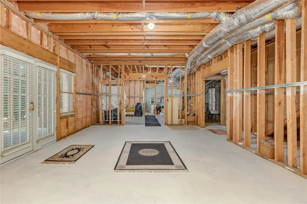 Alpharetta, Georgia 30022, United States, 5 Bedrooms Bedrooms, ,5 BathroomsBathrooms,Residential,Pending,182515