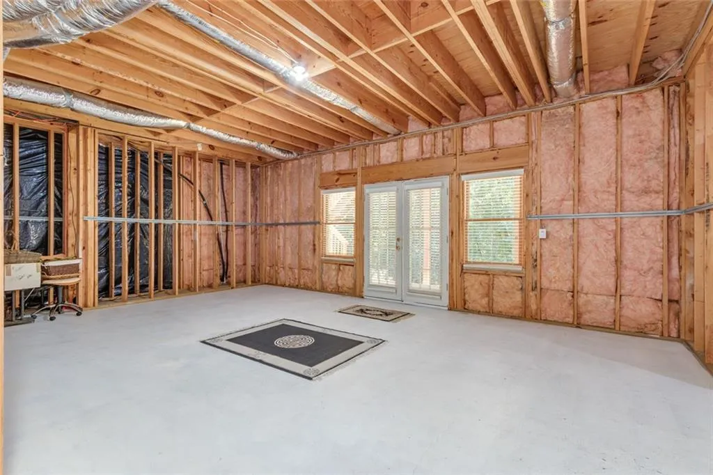 Alpharetta, Georgia 30022, United States, 5 Bedrooms Bedrooms, ,5 BathroomsBathrooms,Residential,Pending,182515