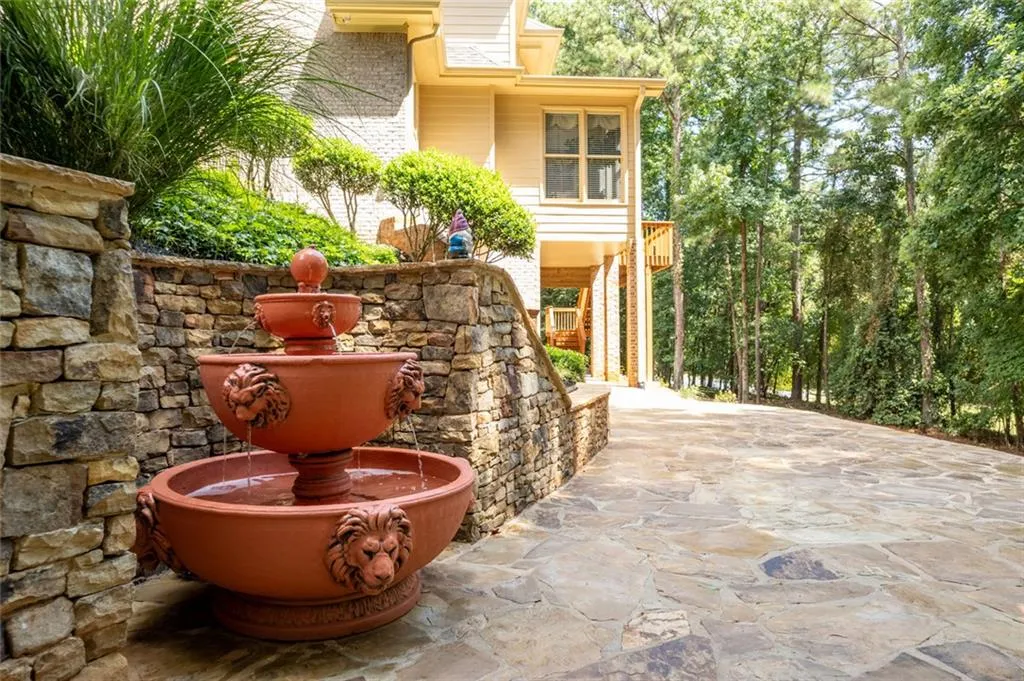 Alpharetta, Georgia 30022, United States, 5 Bedrooms Bedrooms, ,5 BathroomsBathrooms,Residential,Pending,182515