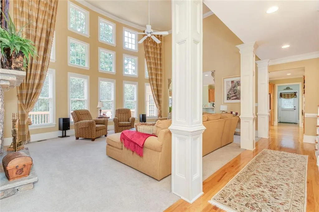 Alpharetta, Georgia 30022, United States, 5 Bedrooms Bedrooms, ,5 BathroomsBathrooms,Residential,Pending,182515