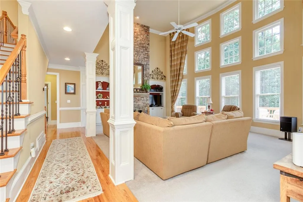 Alpharetta, Georgia 30022, United States, 5 Bedrooms Bedrooms, ,5 BathroomsBathrooms,Residential,Pending,182515