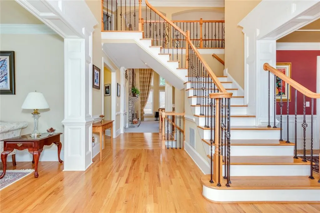 Alpharetta, Georgia 30022, United States, 5 Bedrooms Bedrooms, ,5 BathroomsBathrooms,Residential,Pending,182515